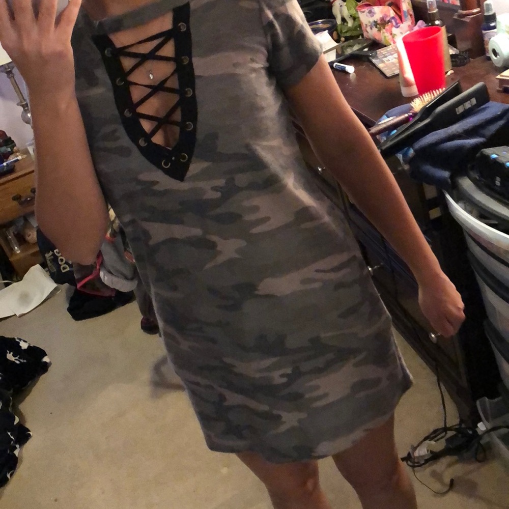 Camo print lace up v-neck dress